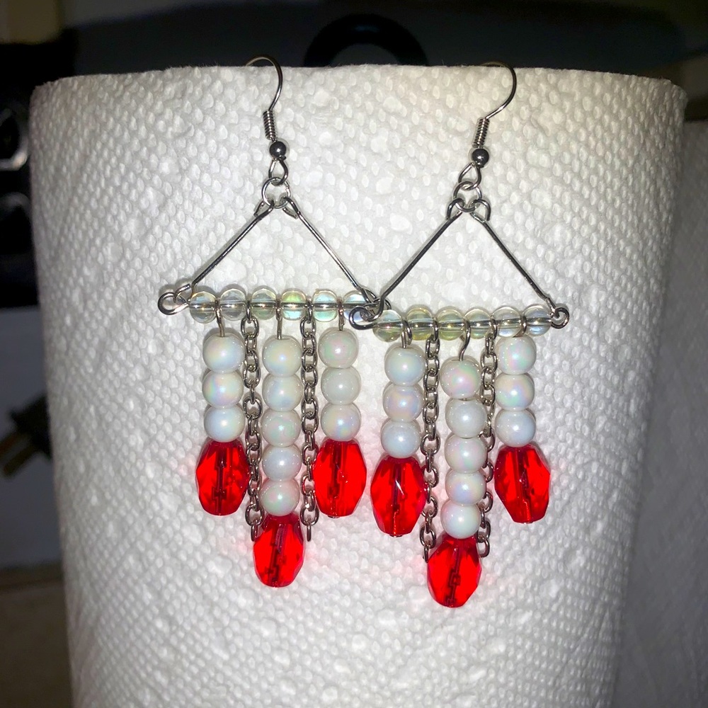 Red glass bead and pearl bead earrings